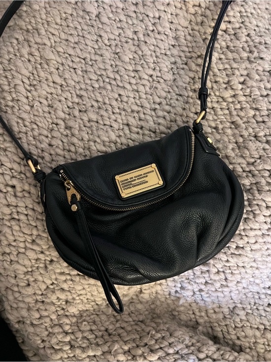 Marc By Marc Jacobs Handbags - Marc by Marc Jacobs Black Leather Saddle Crossbody with Gold Plaque